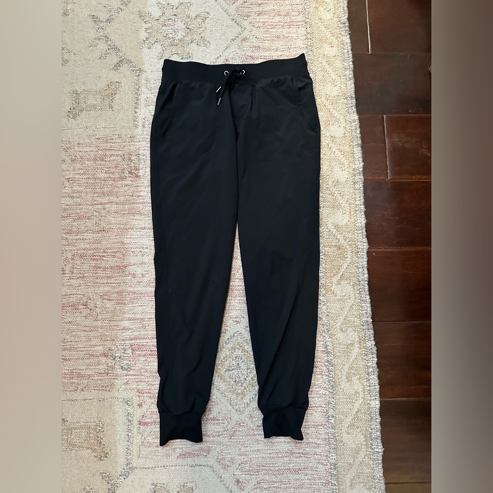 Athletic joggers